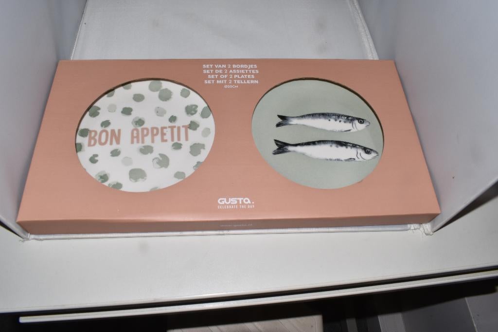 Borden Vis + Bon Appetit Gusta Patio servies, Huis en Inrichting, Keuken | Servies, Info@detagrijn.com, Overige materialen, Nieuw