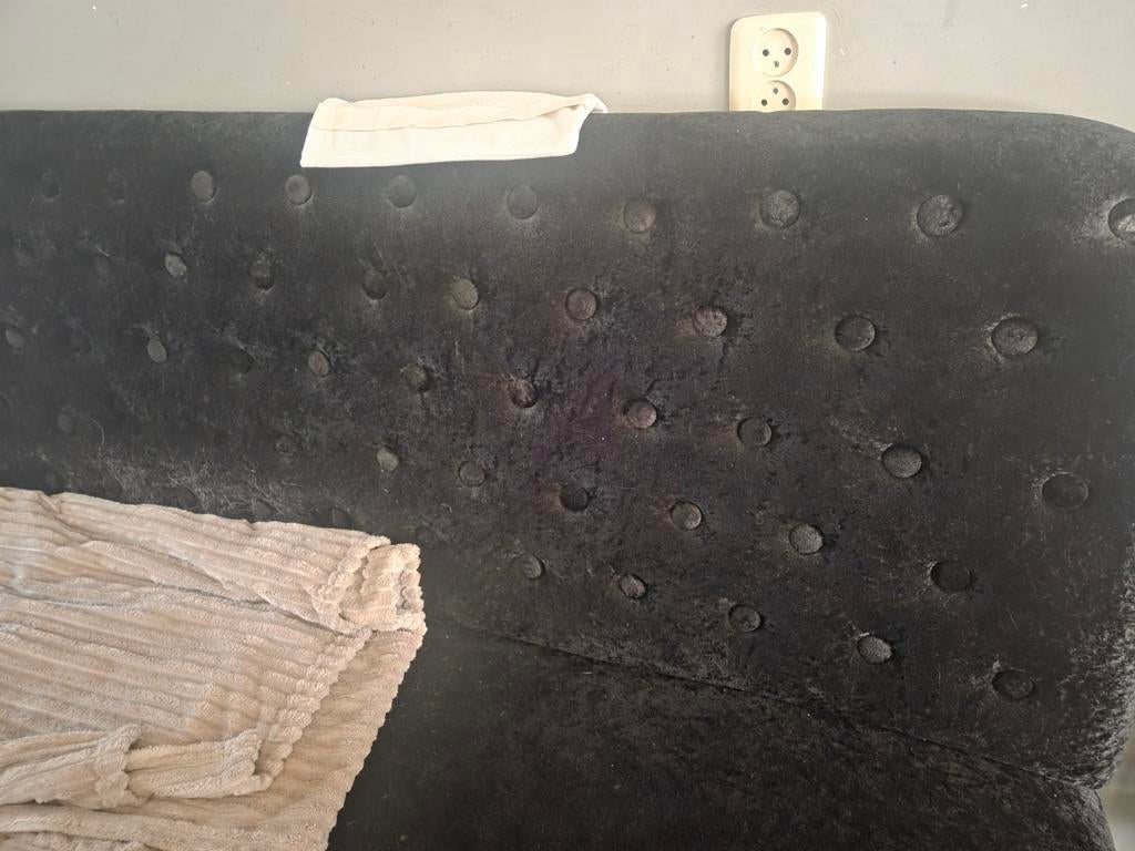 Zwarte bank met gebruikssporen - ideaal voor starter/student, Huis en Inrichting, Banken | Bankstellen, Gebruikt, Klassiek, 150 tot 200 cm
