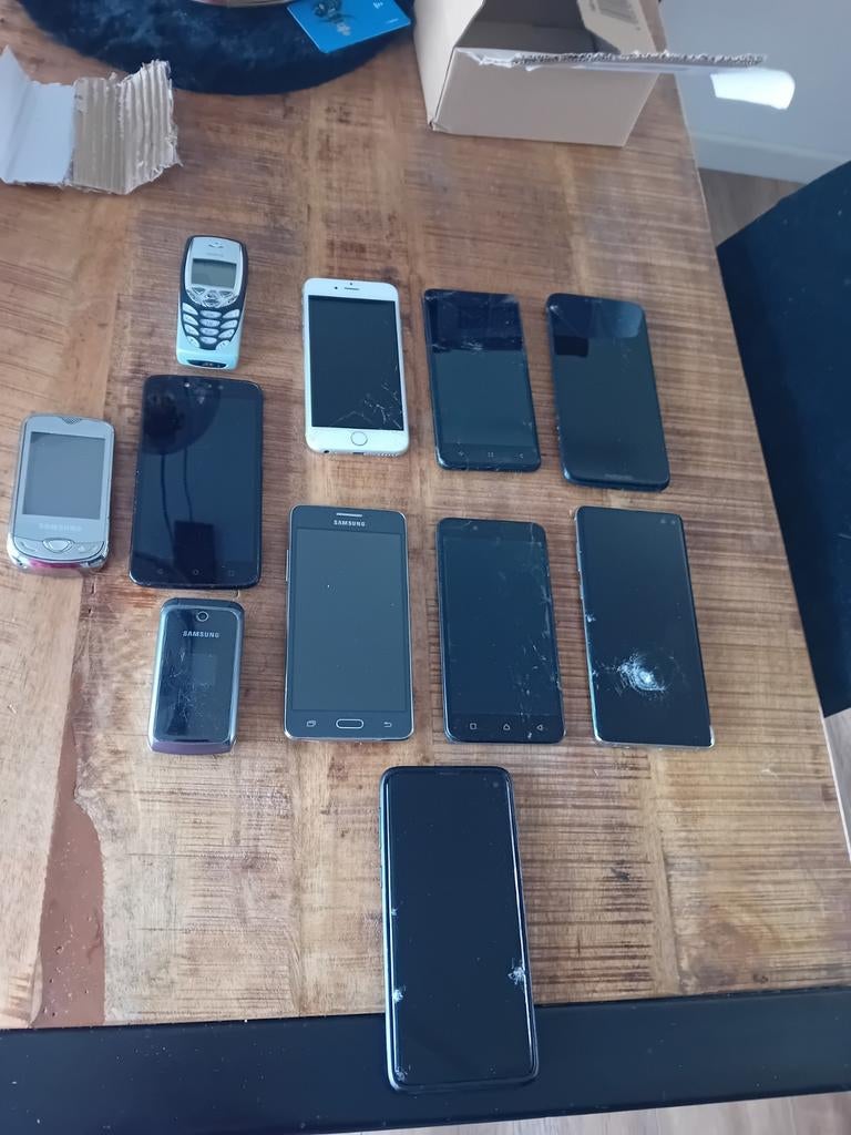 Partij defecte telefoons, Ophalen of Verzenden, Niet werkend, Zonder abonnement, Zonder simlock