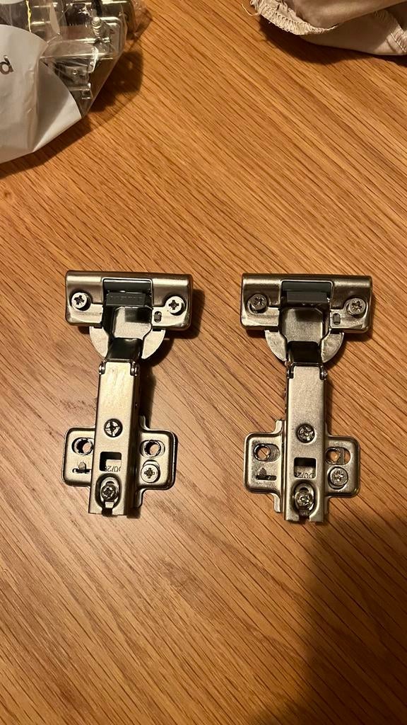 2x IKEA Utrusta Scharnier met Demper Soft-Close, Ophalen of Verzenden, Nieuw, IJzer, Scharnier