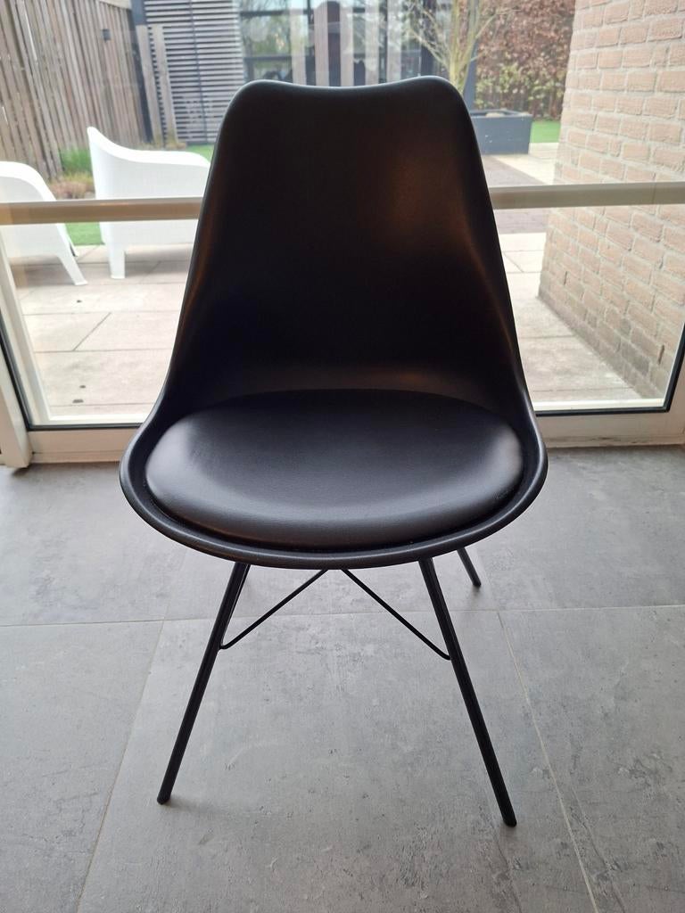 Zwarte stoelen met zitkussen (houten en metalen onderstel), Huis en Inrichting, Stoelen, Ophalen, Zwart