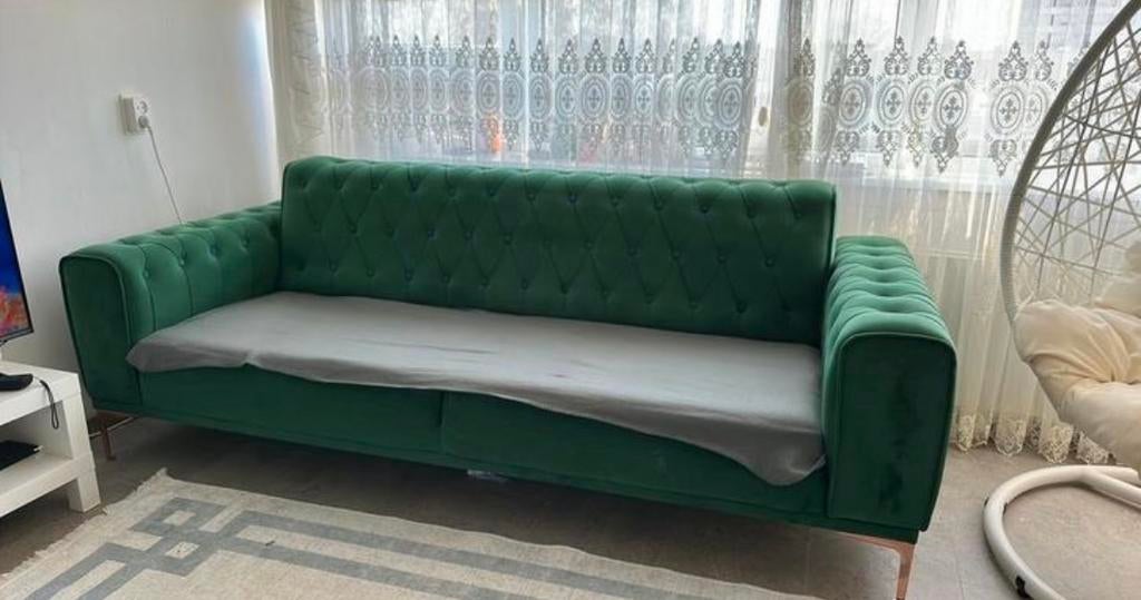 Groene fluwelen bank - Chesterfield stijl, Driepersoons, 75 tot 100 cm, Ophalen of Verzenden, Zo goed als nieuw