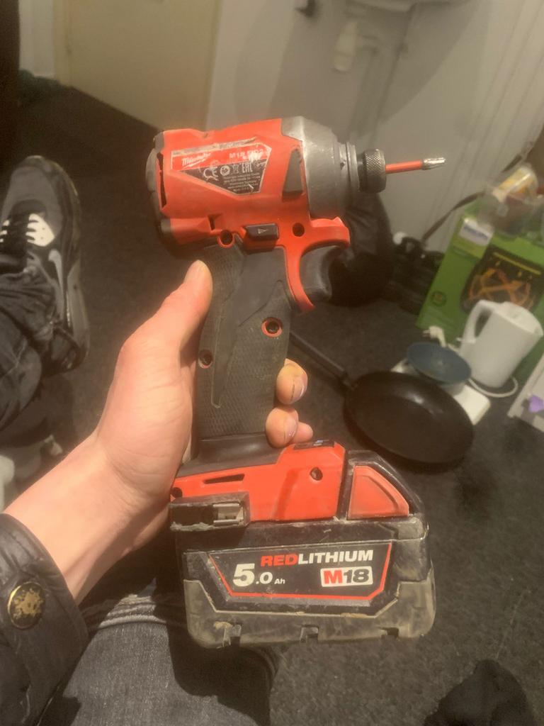 Milwaukee M18 slagmoer boormachine, Ophalen of Verzenden, Gebruikt, Boormachine, Klopboormechanisme