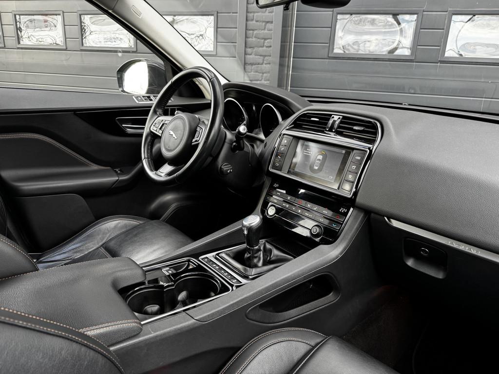 Jaguar F-Pace 2.0 Portfolio 20d 180PK | Leder | Climate | Na, Achterwielaandrijving, Gebruikt, 179 pk, Leder