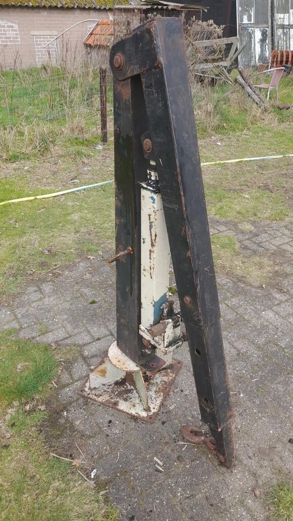 Hydraulisch kraantje, Ophalen