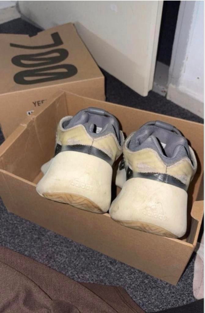 Yeezy 700 v3 Fade Salt sneakers, Ophalen of Verzenden, Gedragen, Overige kleuren, Sneakers of Gympen