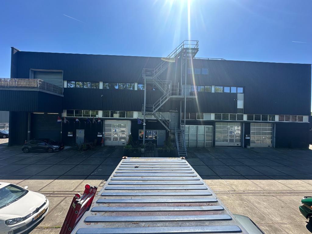 BEDRIJFSPAND/UNIT/RUIMTE/KANTOOR/KAPPER/NAGEL/ADMINISTRATIE, 55 m², Huur, Bedrijfsruimte