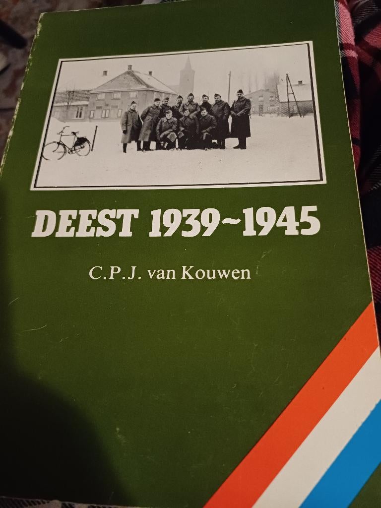 DEEST   1939-1945, Boeken, Ophalen of Verzenden, Zo goed als nieuw