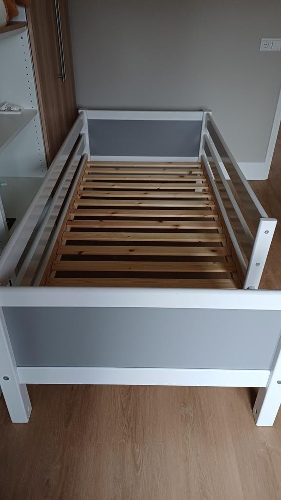 Bedbank Jip met uitvalbeveiliging, inclusief matras, Ophalen, 90 cm, Eenpersoons, Zo goed als nieuw