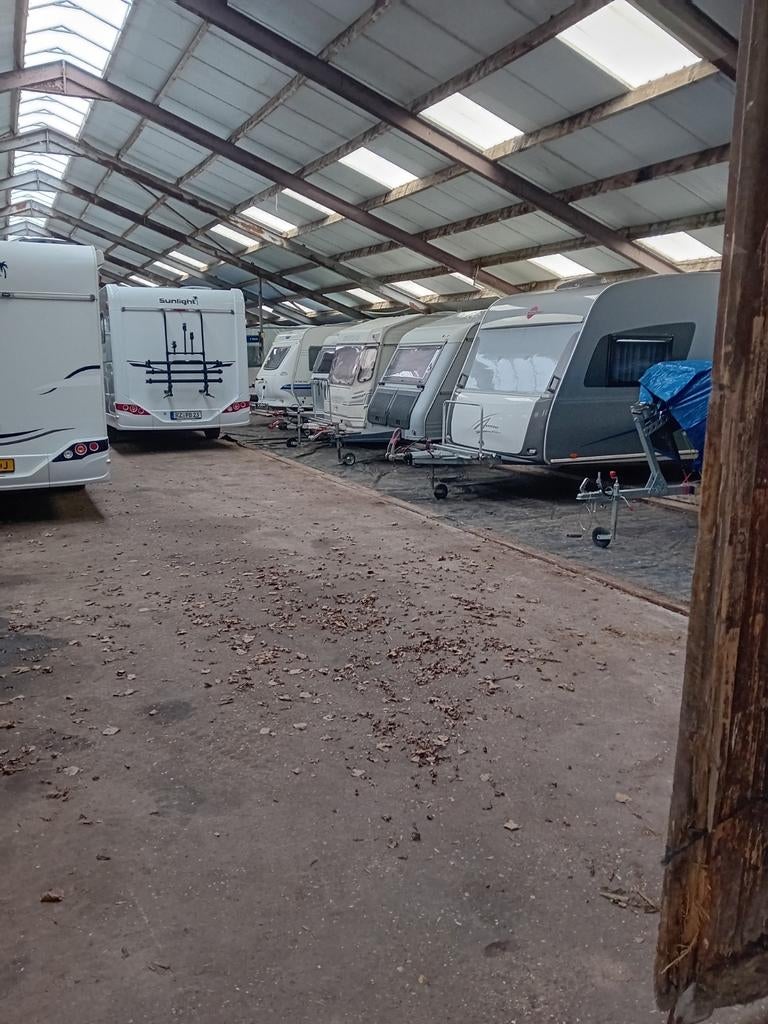 Stalling voor  vouwwagens, Caravans en Kamperen, Caravanstallingen
