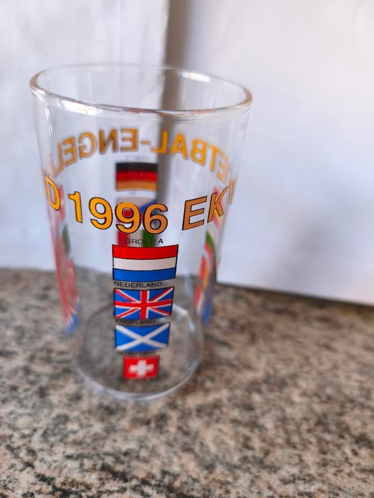 Limonade glas nieuw voetbal 1996, Verzamelen, Ophalen of Verzenden, Nieuw, Bierglas