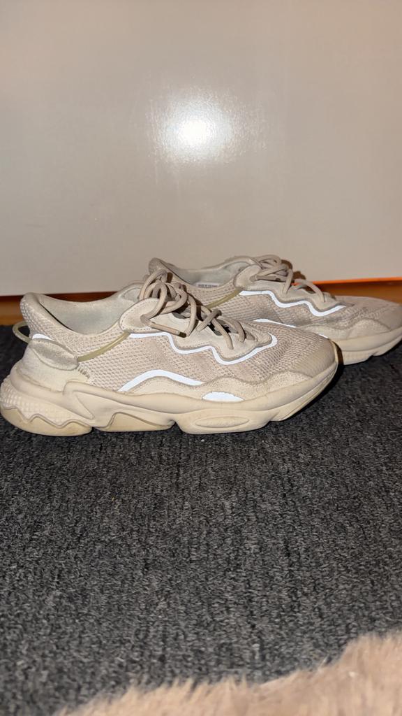 Adidas Ozweego, Ophalen of Verzenden, Zo goed als nieuw, Schoenen