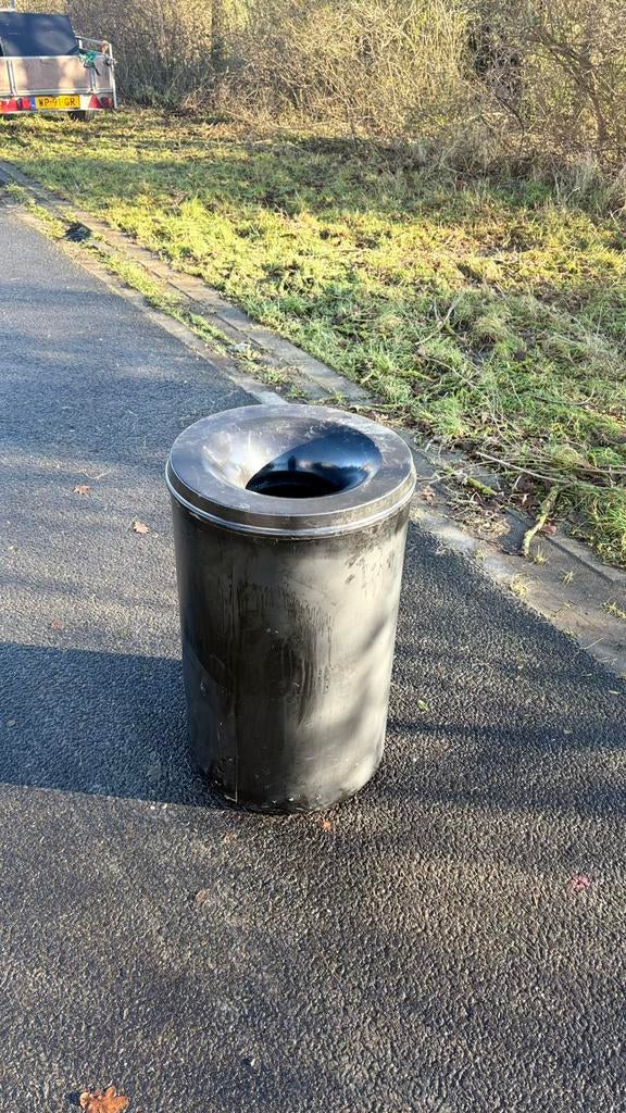 Manutan Vlamdovende prullenbak, Gebruikt, 50 tot 75 cm, Verzenden, 40 liter of meer