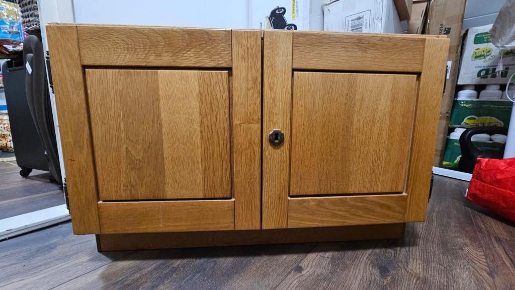 Houten kast met deurtjes, Antiek en Kunst, Ophalen of Verzenden