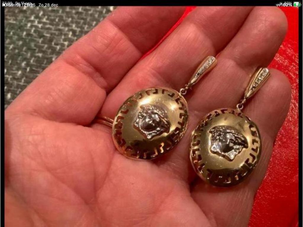 Bijzonder mooi vintage gouden oorbellen Versace Medusa 14 k, Hangers, Verzenden, Zo goed als nieuw, Goud