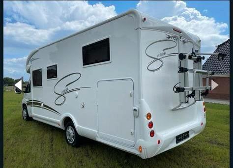 Camper mc louis soeverein  l 723, Caravans en Kamperen, Half-integraal