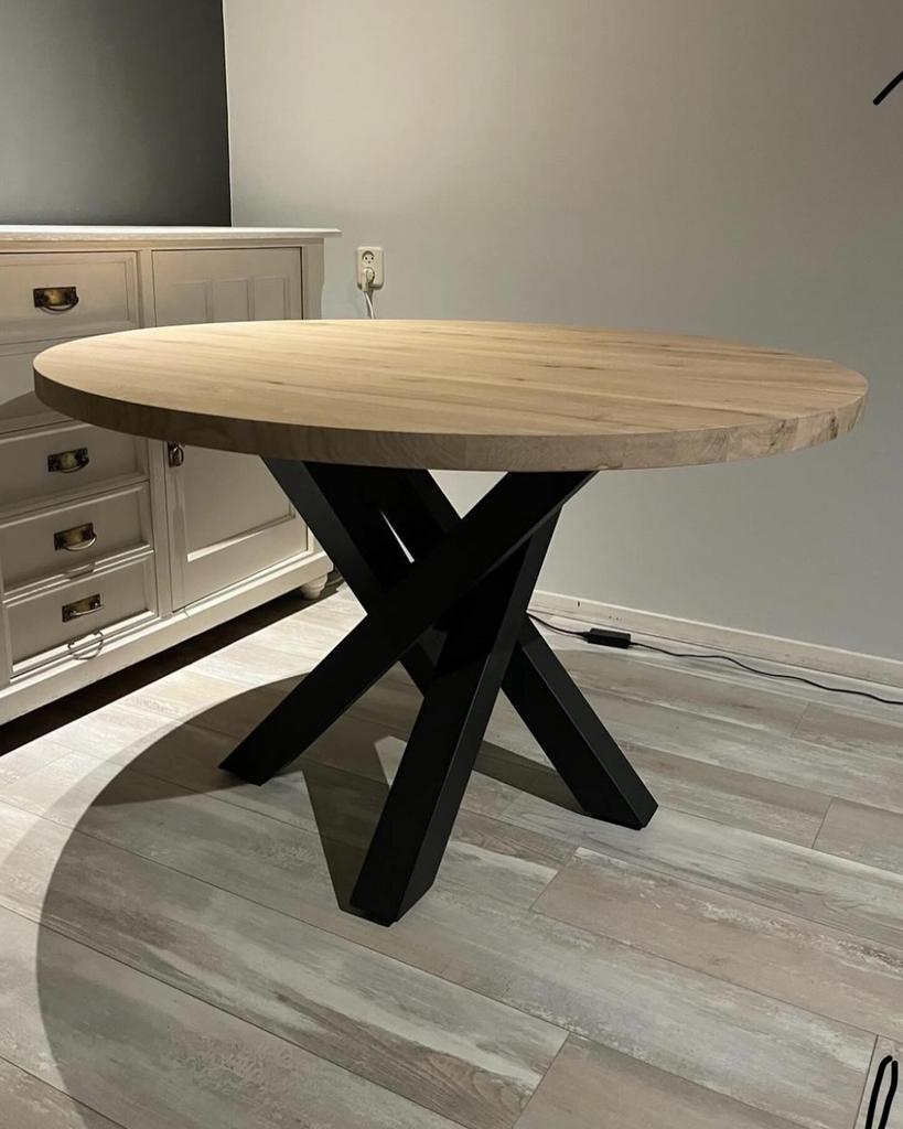 Nieuwe Unieke Massief Eiken Eettafel Rond - Twist Poot, 100 tot 150 cm, Nieuw, Ophalen of Verzenden, Vijf personen of meer