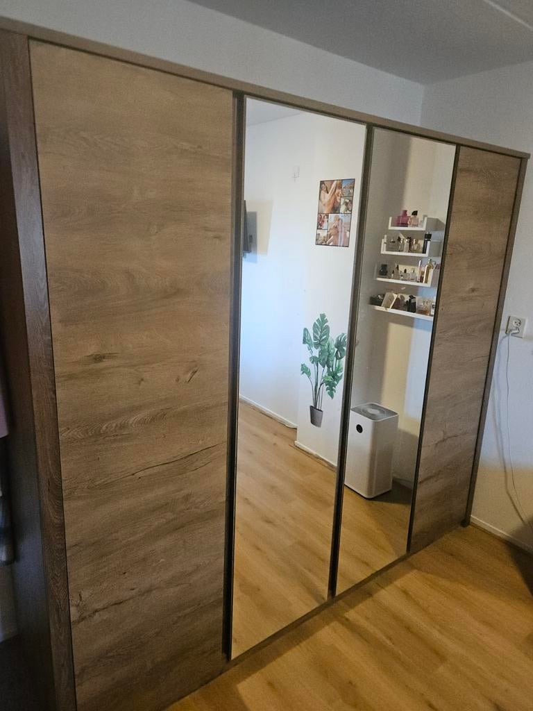 Jysk Kledingkast Vedde - Topstaat, Huis en Inrichting, Kasten | Kledingkasten, Ophalen of Verzenden