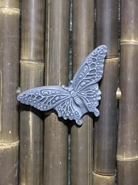 Vlinder nr.179, Ophalen, Nieuw, Beton, Dierenbeeld