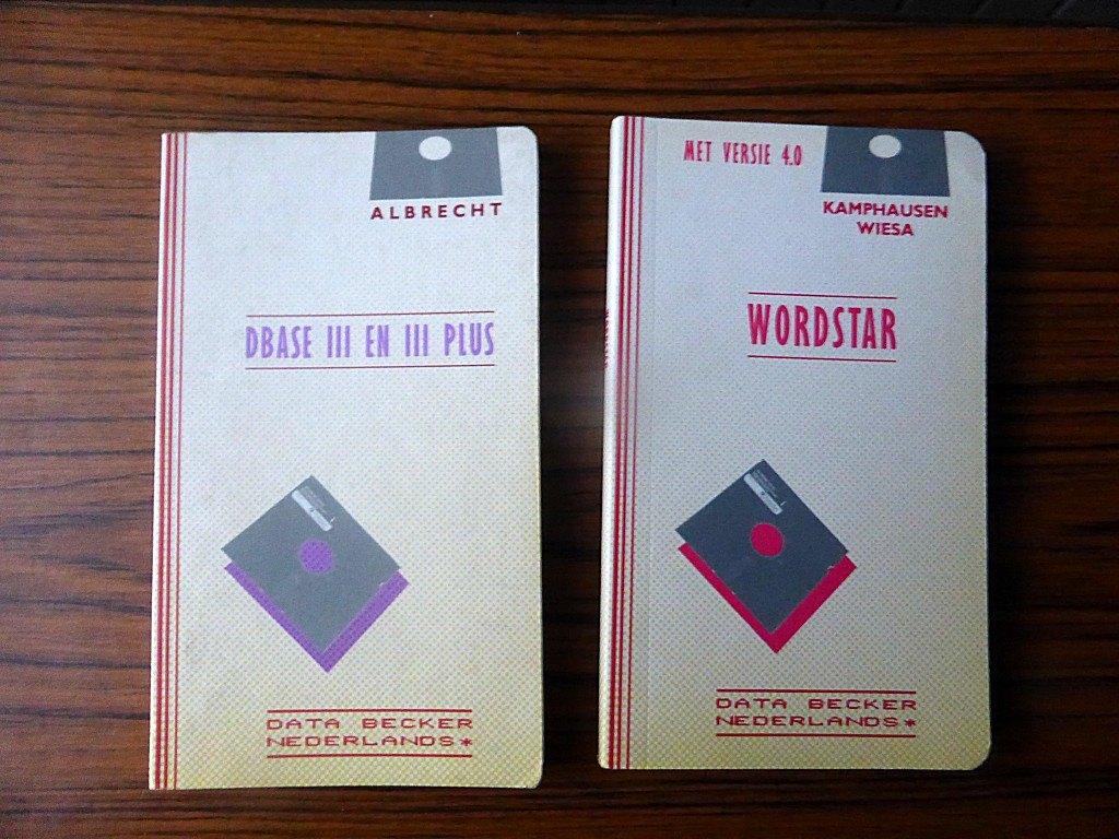 Twee boeken over WordStar, dBase III en dBase III Plus, Ophalen of Verzenden, Zo goed als nieuw, Software, Data Becker