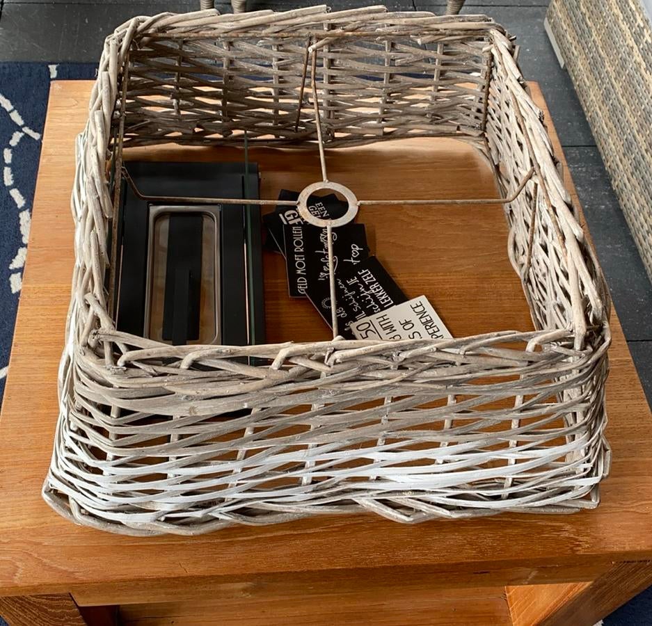 Rieten Lampenkap afm. Boven 40x40cm onder 50x50cm h=22 cm, Gebruikt, 25 tot 50 cm, Wit, Ophalen of Verzenden