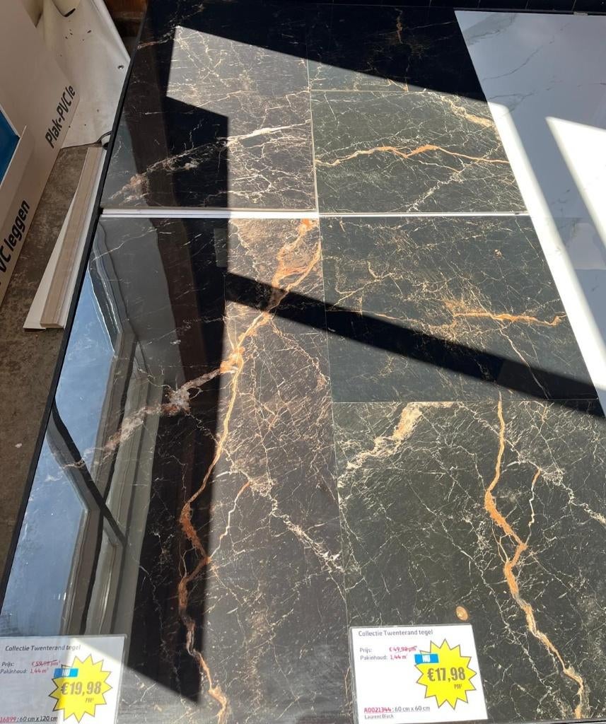 85m2 mooie donker bruine hoogglans marmer te koop!, Huis en Inrichting, Stoffering | Vloerbedekking, Zo goed als nieuw, Overige typen