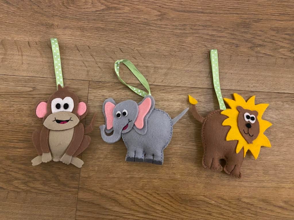 Vilten dieren jungle (aap, leeuw, olifant), decoratie, Ophalen of Verzenden, Zo goed als nieuw, Wanddecoratie