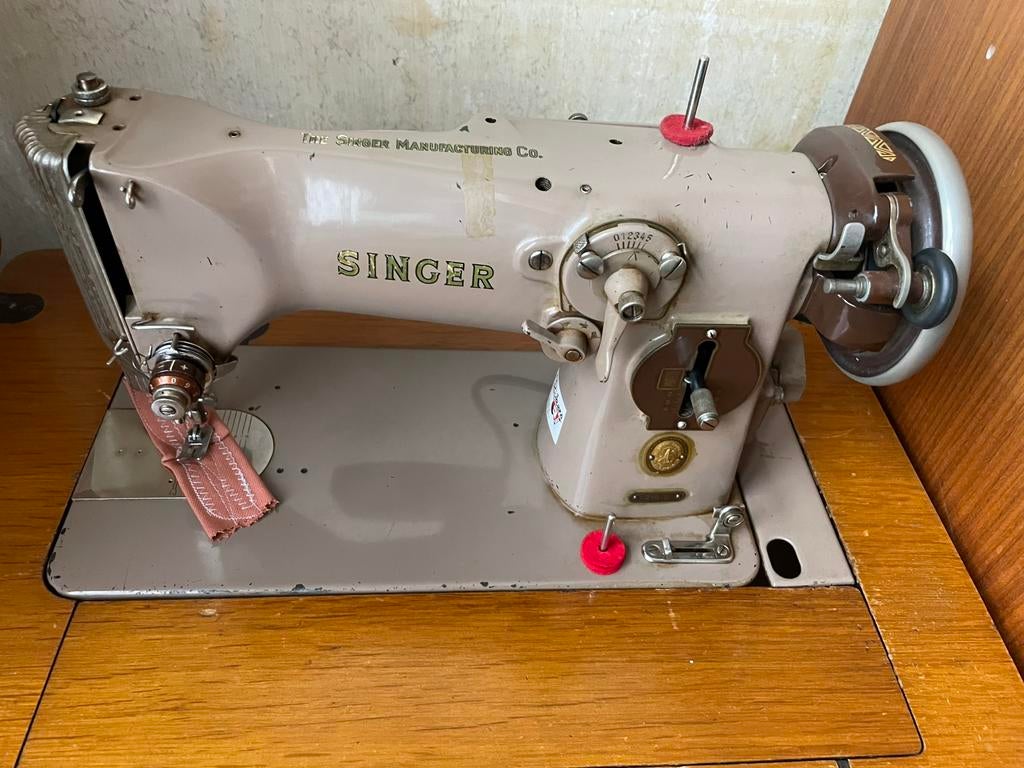 Naaimachine merk Singer met tafel, Ophalen, Gebruikt, Naaimachine, Singer