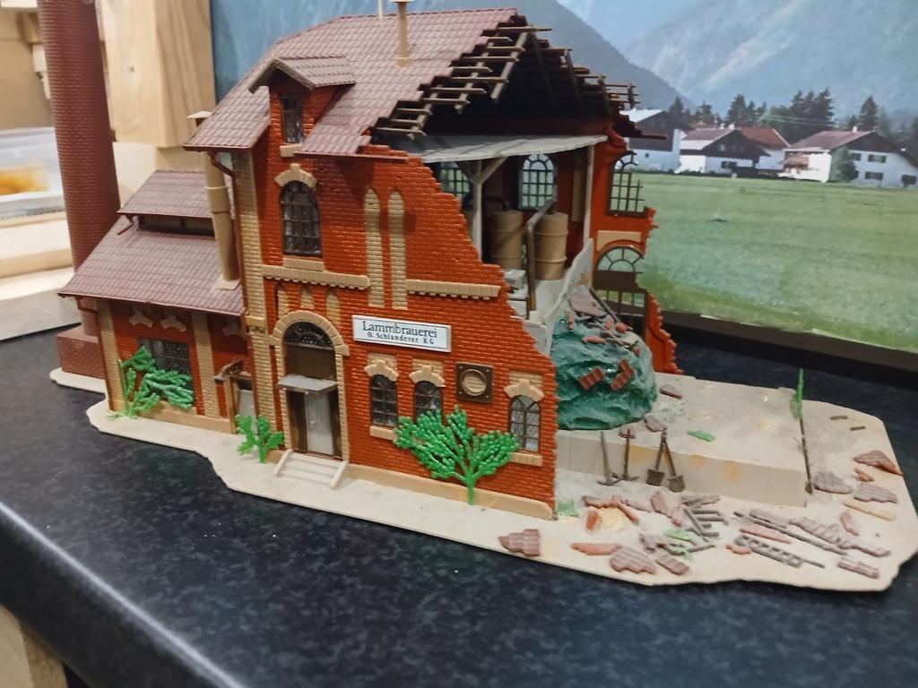 Faller Huisje Ho - Lambbrauerei Brouwerij Ruïne, Ophalen of Verzenden, Gebruikt, 1:50 tot 1:144