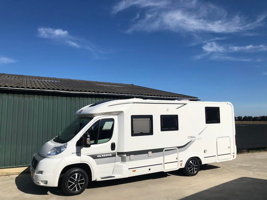 NIEUWSTAAT 180pk Queensbed TOP model Adria Supreme 690SC, Particulier, Half-integraal, Adria