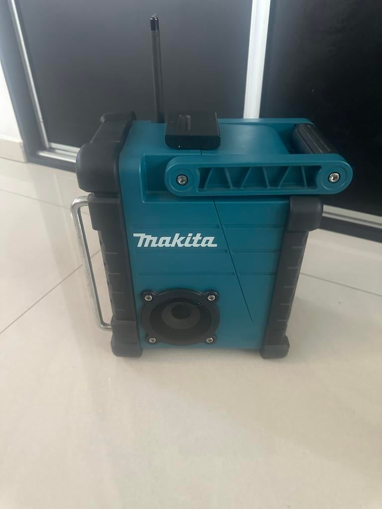 Makita 18V radio DMR 102 met accu, Ophalen of Verzenden, Gebruikt, Bouwradio