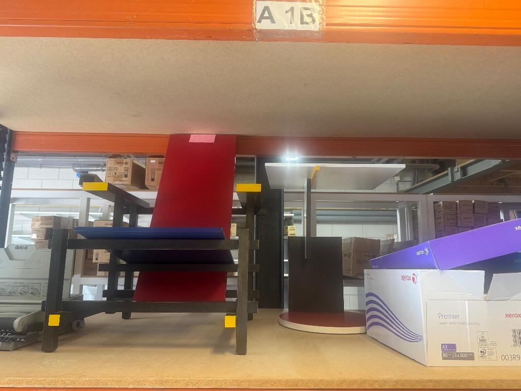Rietveld Rood-blauwe stoel en Schröder tafeltje, Huis en Inrichting, Stoelen, Ophalen, Rood, Eén