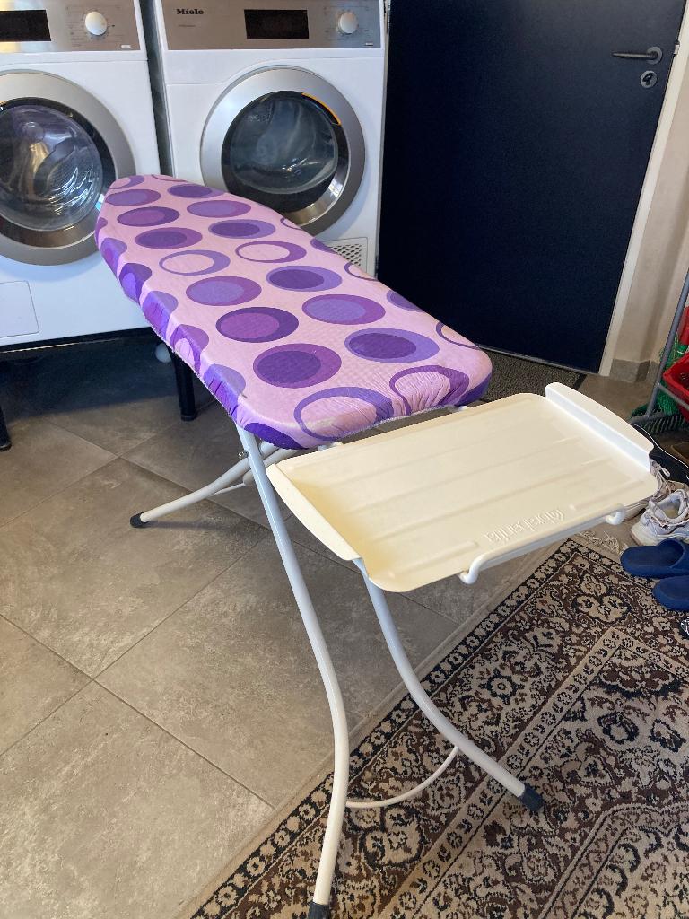 Strijkplank Brabantia, Ophalen, Zo goed als nieuw, Draadloos strijkijzer