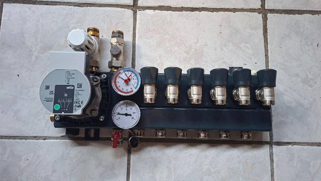 Vloerverwarmingsverdeler 6-groeps incl. Wilo pomp, Minder dan 30 cm, Overige typen, Minder dan 60 cm, Ophalen of Verzenden