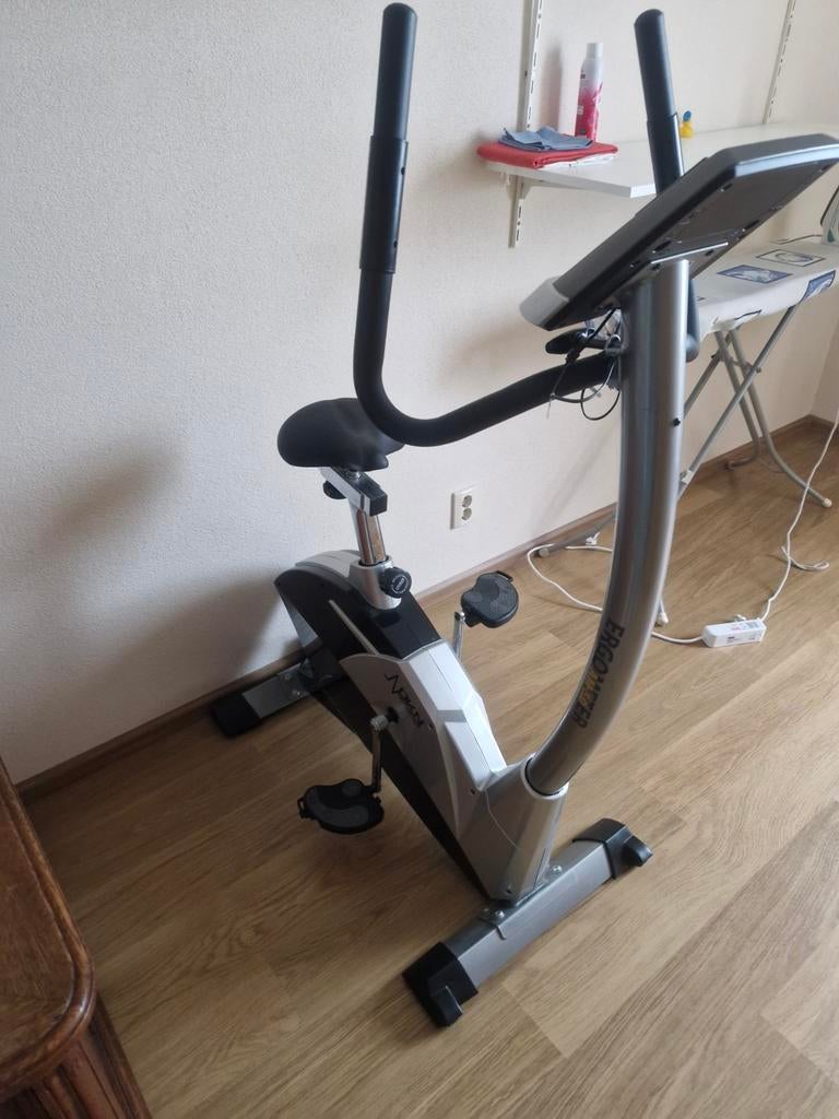Nette hometrainer DKN Technologie AM 5.0, Sport en Fitness, Fitnessapparatuur, Ophalen, Zo goed als nieuw, Metaal, Benen