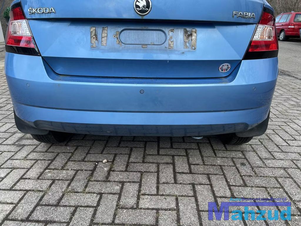 SKODA FABIA 3 BLAUW LQ5X achterbumper 2014-2021, Bumper, Skoda Auto a.s., Gebruikt, Infoline@skoda-auto.cz