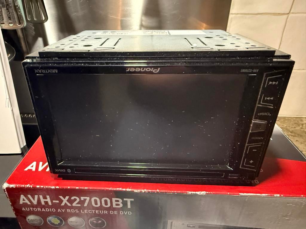 Pioneer AVH-X2700BT Autoradio met DVD-speler, Auto diversen, Ophalen of Verzenden, Zo goed als nieuw