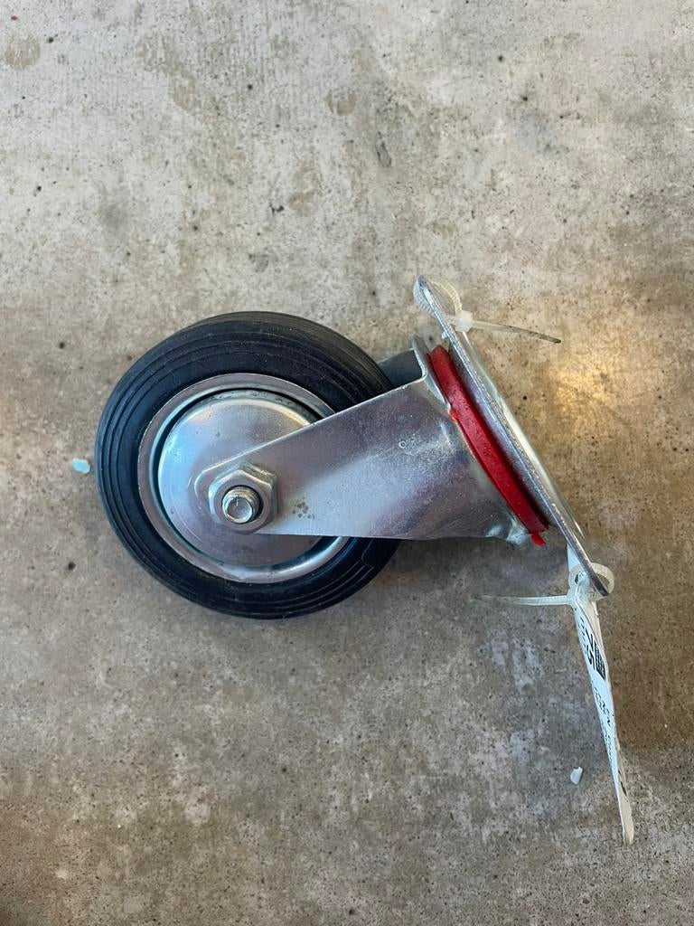 Zwenkwielen 9 stuks- 4 met rem, Doe-het-zelf en Verbouw, Zwenkwielen, Ophalen, Zo goed als nieuw