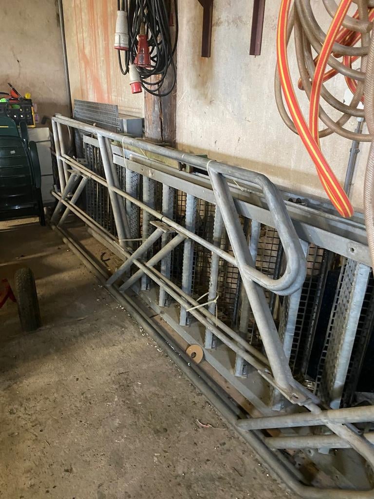 Trap met bordes en leuningen, Ophalen, Gebruikt, Trap, 2 tot 4 meter