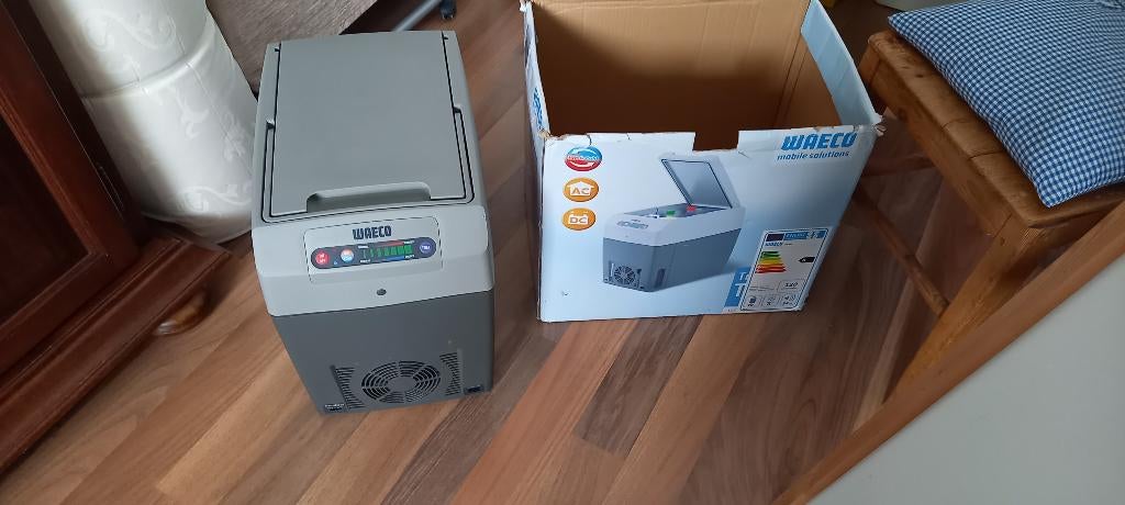 Koelbox Waeco Tropicool  TC 21, 21 liter, 12/ 24/ 220 volt., Ophalen of Verzenden, Gebruikt, Koelbox, Elektrisch