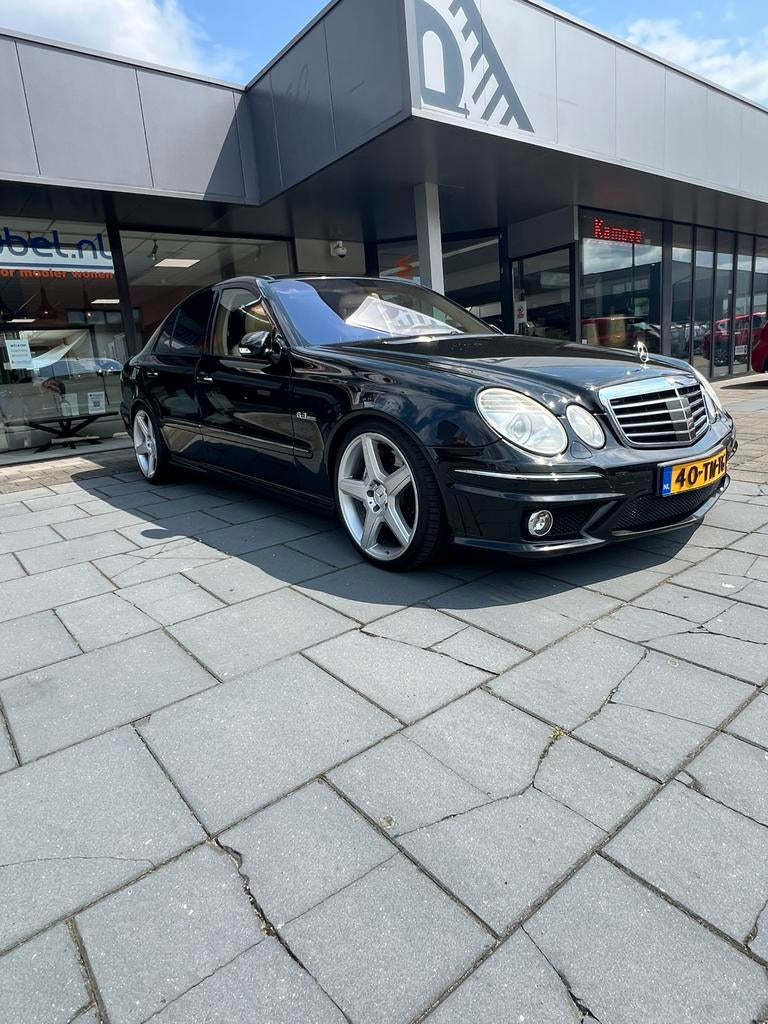 Mercedes-Benz E-Klasse 6.2 E63 AMG Sedan AUT 2006 Zwart, Auto's, Automaat, Achterwielaandrijving, Zwart, Origineel Nederlands