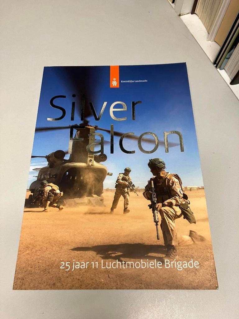 Silver Falcon 25 jaar 11 Luchtmobiele brigade, Ophalen of Verzenden, 1945 tot heden, Gelezen, Algemeen