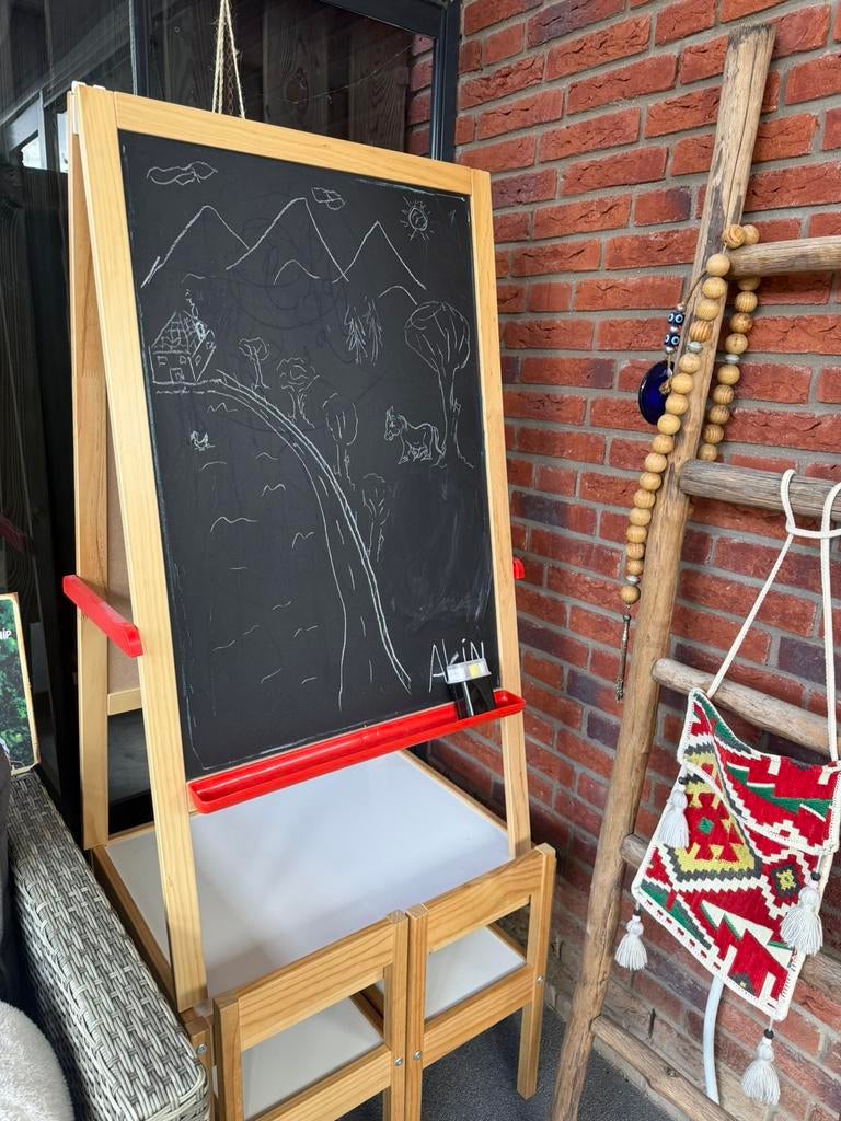 IKEA TAFELSTOELEN + KRIJTBORD, Ophalen of Verzenden, Zo goed als nieuw, Krijtbord