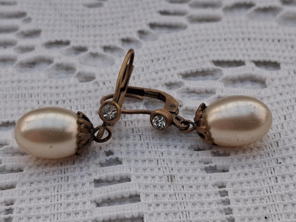 Oude oorbellen, Sieraden, Tassen en Uiterlijk, Antieke sieraden, Verzenden, Overige materialen, Oorbellen, Met edelsteen