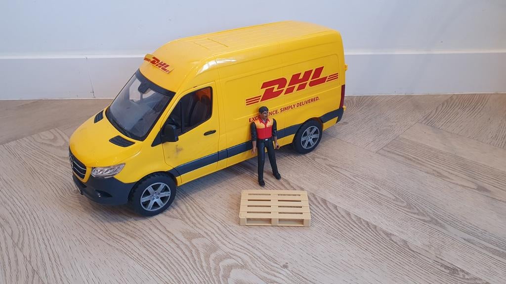 DHL speelgoed bus met poppetje en pallet, Ophalen of Verzenden