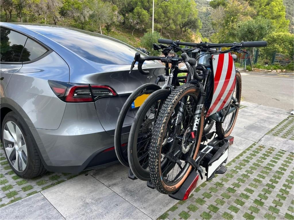 Thule Easyfold 3 XT3, huren, Auto diversen, Fietsendragers, Zo goed als nieuw, Trekhaakdrager, 3 fietsen of meer, Brede banden