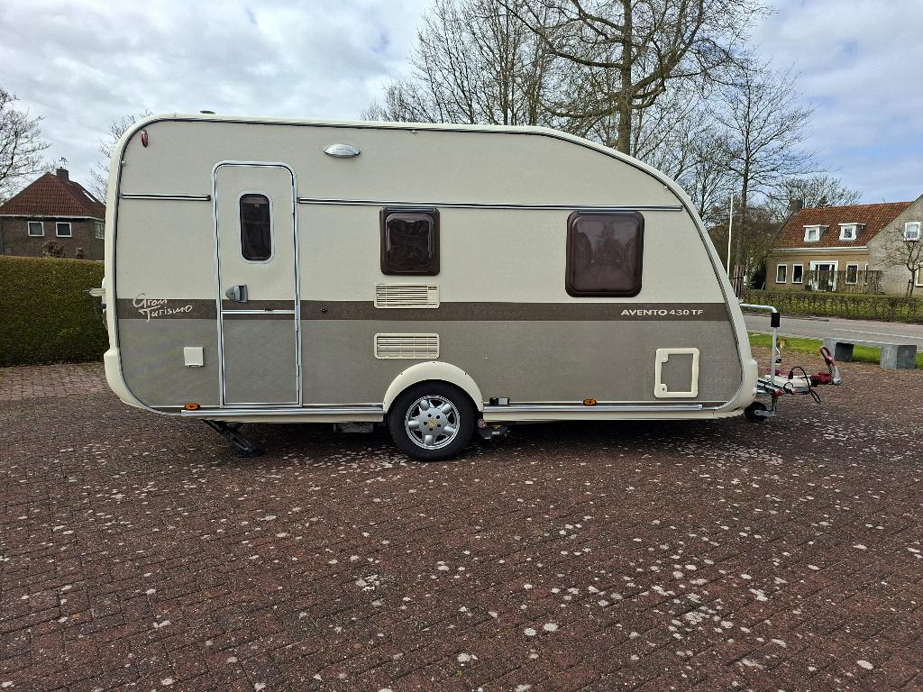 Avento 430TF, mover, vloerverwarming, eerste eigenaar, 75 kg, Bedrijf, Treinzit, Schokbreker