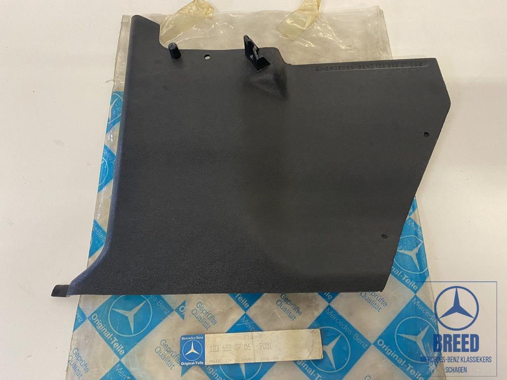 NOS afdekking a-stijl links zwart voor Mercedes-Benz W123, -, Nieuw, Ophalen of Verzenden, -