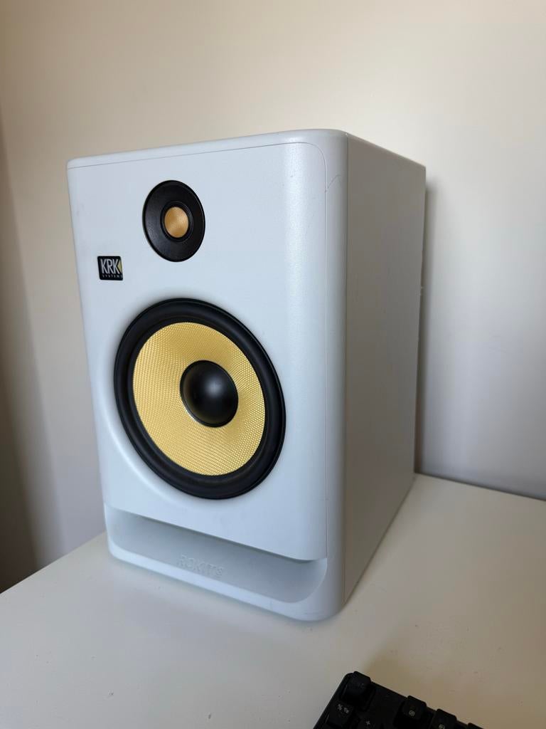 KRK ROKIT 8 G4 SET wit, Ophalen, Zo goed als nieuw, Front, Rear of Stereo speakers, Overige merken