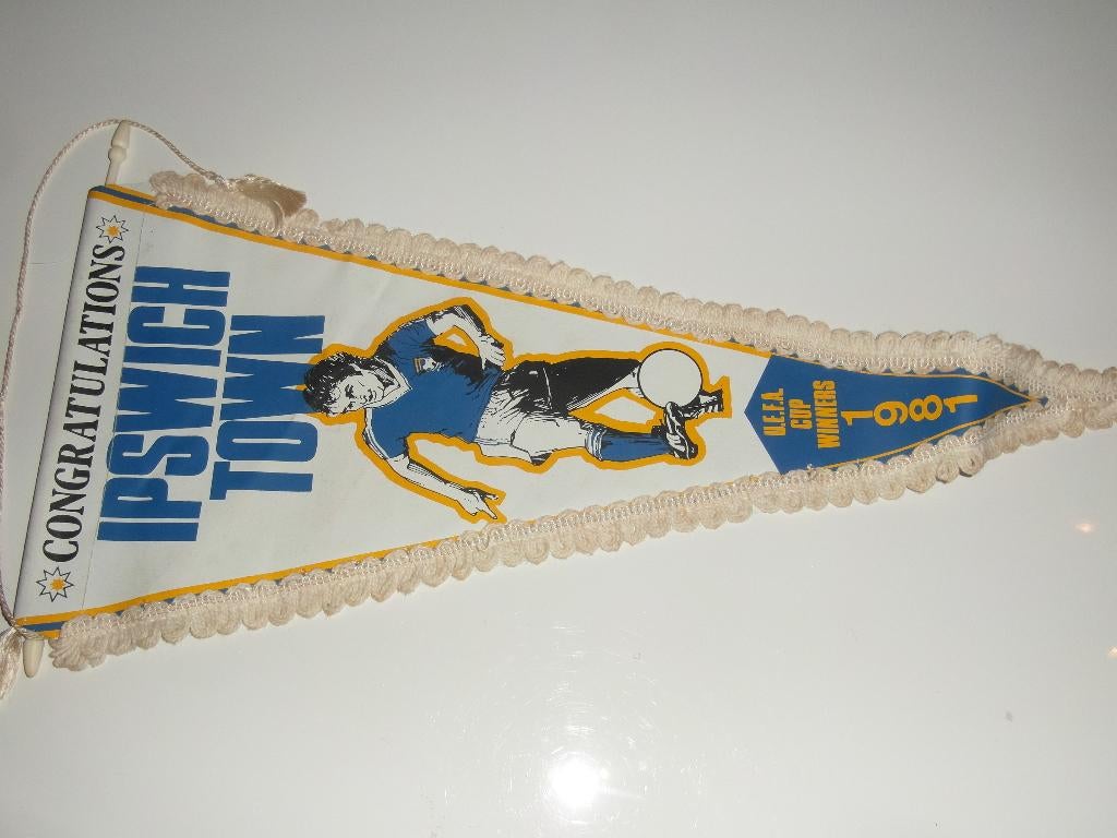 vaan ipswich town uefa cup winnaars 1981 [ tegen az 67 ], Verzamelen, Sportartikelen en Voetbal, Ophalen of Verzenden, Zo goed als nieuw